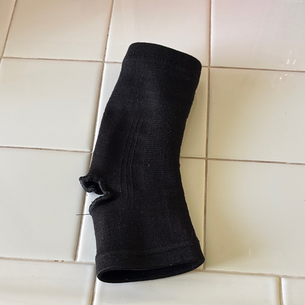Black Men's Crew Sock - Single Pair